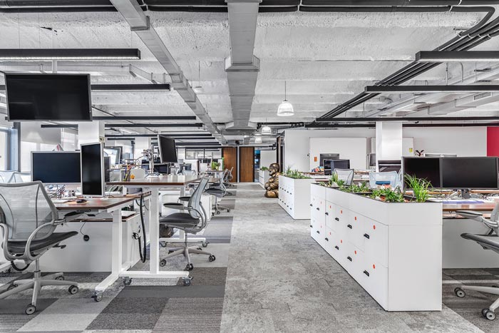 辦公室裝修預(yù)算提醒:為何房多人少不宜住?