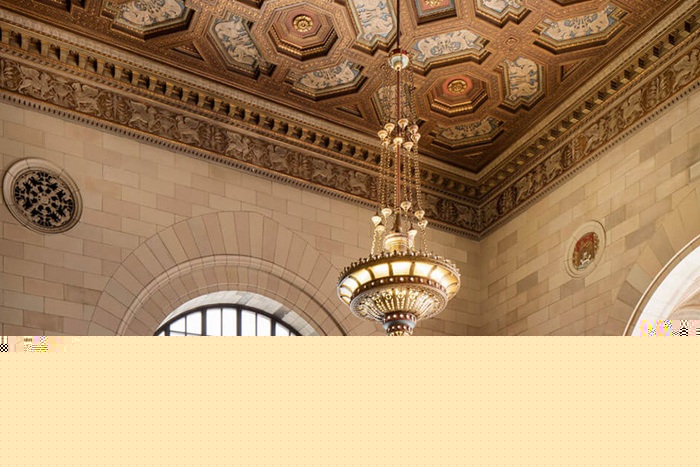 現(xiàn)代公司辦公室過道吊頂裝飾效果圖